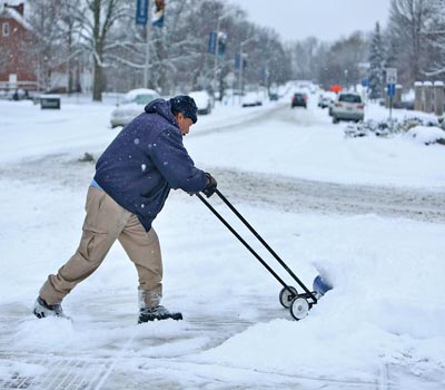 streetsdesertedashugesnowstormhitsusnortheast